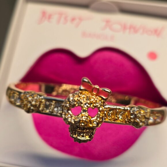 Betsey Johnson Bracelet - Picture 7 of 11
